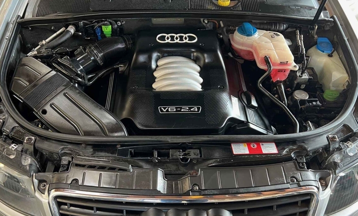 Grande endurance pour le V6 2,4 l de l'Audi A4, mais la courroie de distribution coûte cher à changer. Surtout, la boîte Multitronic cause bien des tracas.