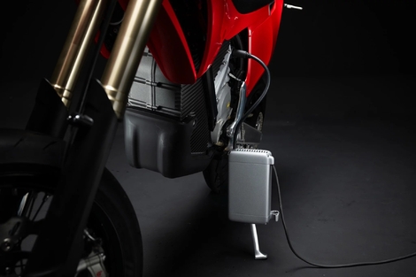 Stark Varg SM : la moto électrique pensée pour la route