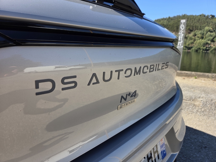 Prendre le volant de la DS n°4 E-Tense est-il une expérience intense ?