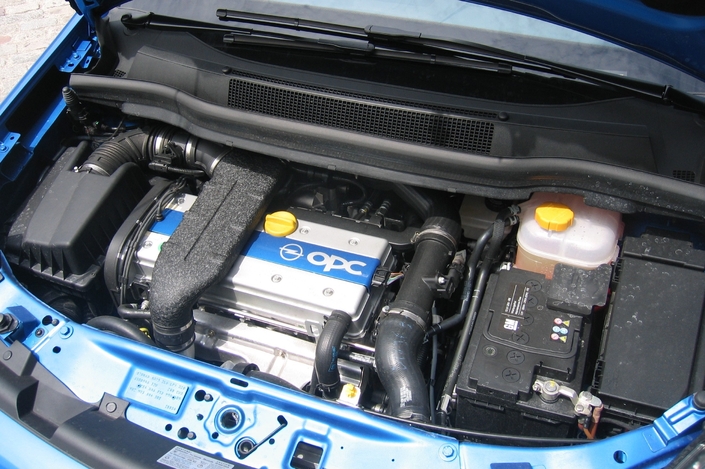 Intrinsèquement solide, le 2,0 l turbo de l'Opel Zafira B OPC pâtit tout de même d'un circuit de refroidissement enclin aux fuites.