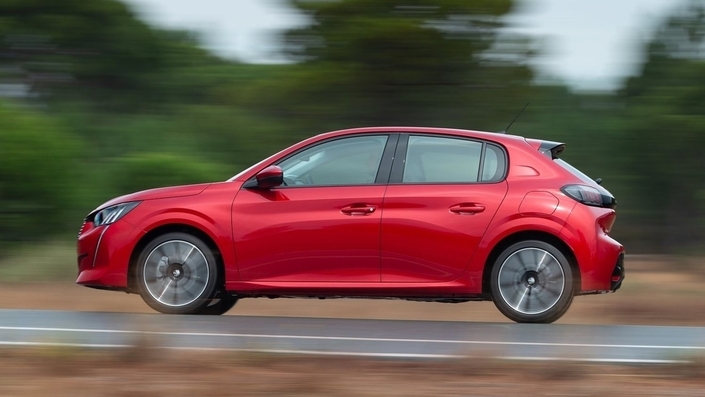 Baromètre des ventes février 2021 : Peugeot et la 208 survolent un marché en forte baisse