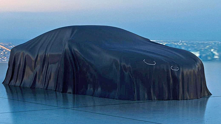 Cette photo nous donne quelques indications sur la future Alpine A110 électrique avec en particulier son nouveau regard. La voiture devrait afficher une allure proche de l’Alpine A110 actuelle mais avec un design plus « musclé ». © Alpine
