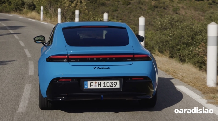 La Prelude est plus ferme que la Civic normale, mais moins que la Civic Type R.
