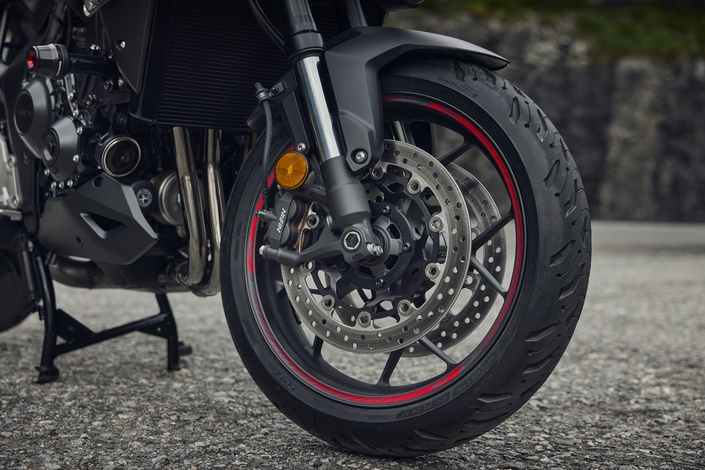 En direct de Milan : une nouvelle grosse GT sportive arrive dans le catalogue Honda avec la CB1000GT