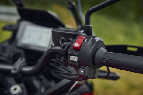 En direct de Milan : une nouvelle grosse GT sportive arrive dans le catalogue Honda avec la CB1000GT