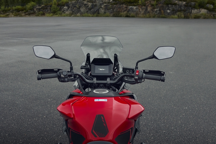 En direct de Milan : une nouvelle grosse GT sportive arrive dans le catalogue Honda avec la CB1000GT