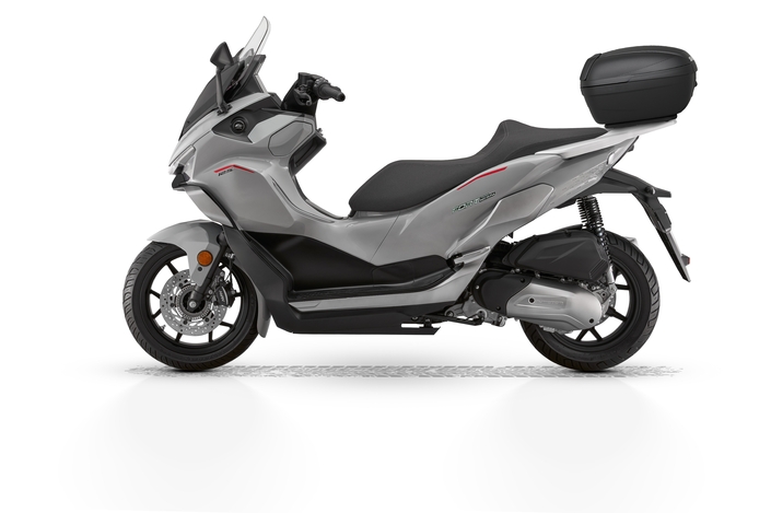 QJMotor ajoute un scooter GT dans sa gamme : le Fort 125 N
