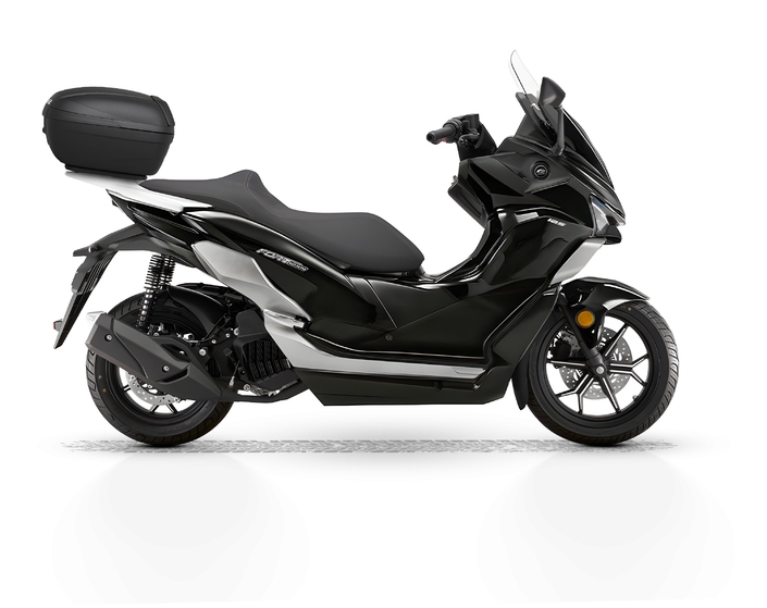 QJMotor ajoute un scooter GT dans sa gamme : le Fort 125 N