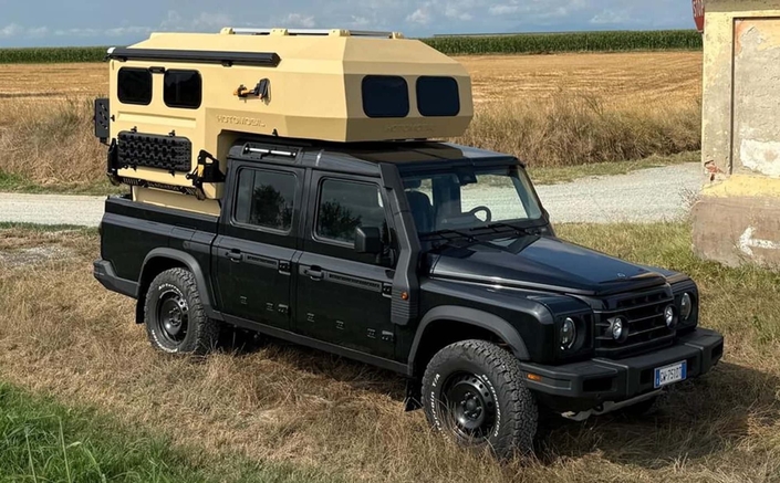 l'Ineos Quatermaster en version couchettes.