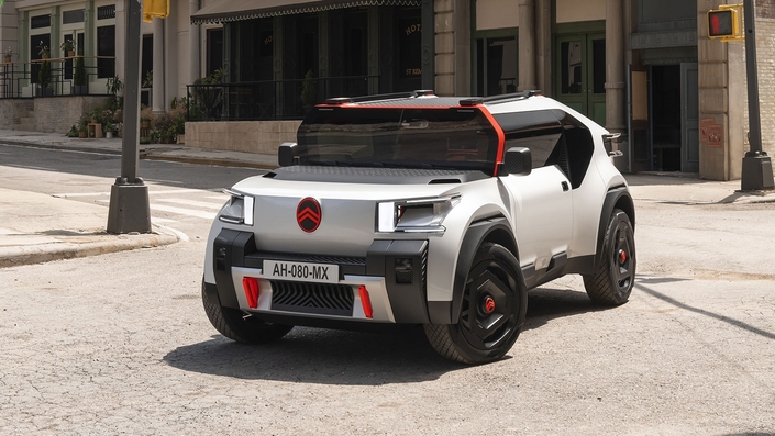 Le concept-car Citroën Oli qui est arrivé en 2022 inspire les nouveaux modèles de la marque aux chevrons, comme il l’a déjà fait pour les C3, C3 Aircross et C5 Aircross. Il devrait le faire d’une manière plus importante pour la future génération de Citroën C4.