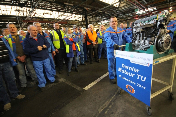 18 décembre 2014, le dernier moteur TU est fabriqué à Douvrin. Photo : Stellantis Française de Mécanique.