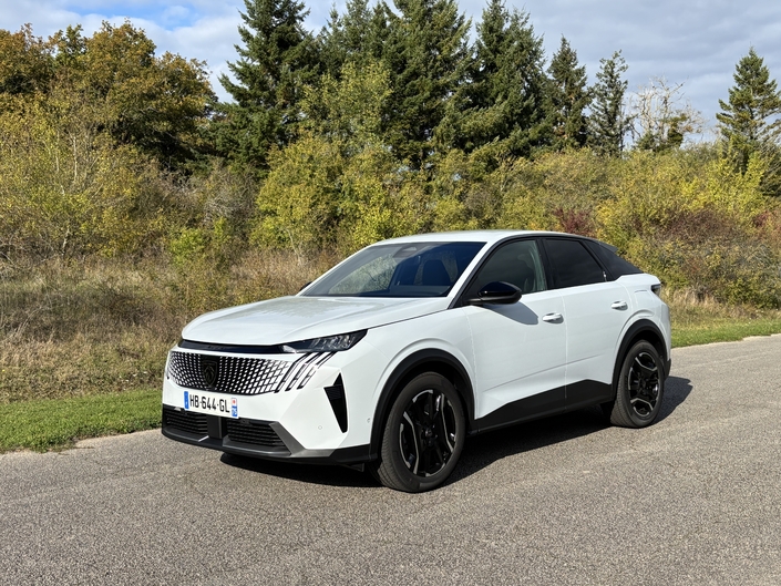 Peugeot 3008 - Que vaut l'hybride rechargeable ?