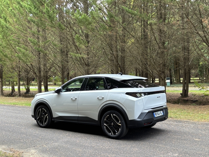 Peugeot 3008 - Que vaut l'hybride rechargeable ?