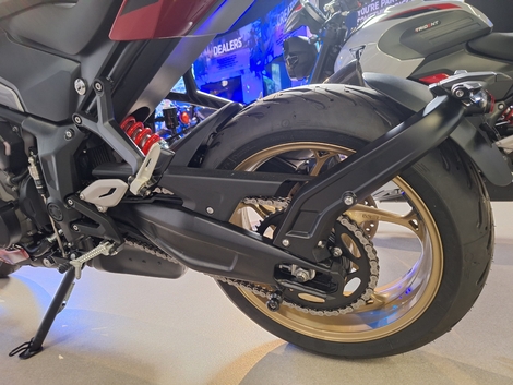 Triumph frappe fort avec une nouvelle Trident 800 à moins de 10 000 euros !