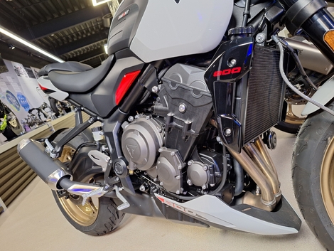 Triumph frappe fort avec une nouvelle Trident 800 à moins de 10 000 euros !