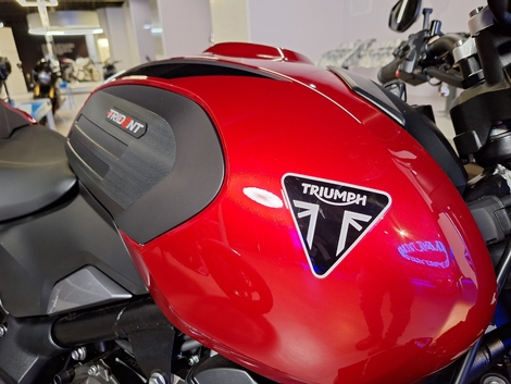 Triumph frappe fort avec une nouvelle Trident 800 à moins de 10 000 euros !
