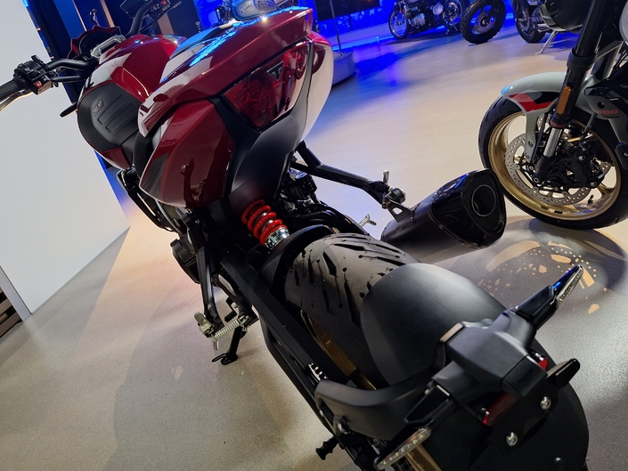 Triumph frappe fort avec une nouvelle Trident 800 à moins de 10 000 euros !