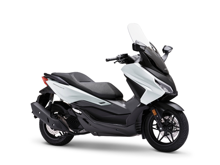 Une édition spéciale et des nouveaux coloris pour les Honda Forza 125 et 350 2026
