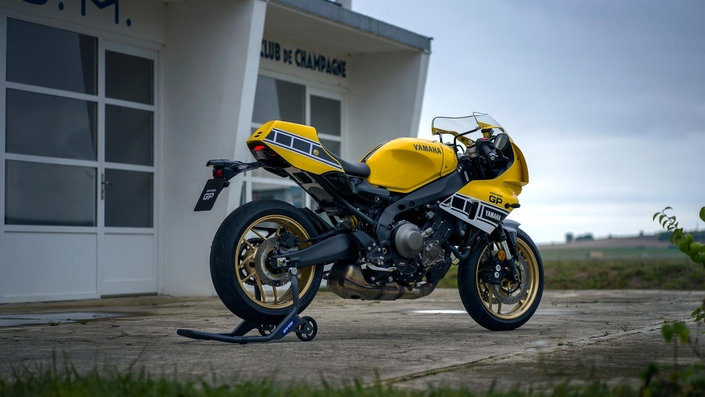 Les couleurs de Kenny Roberts mises à l'honneur sur la Yamaha XSR900 GP 2026
