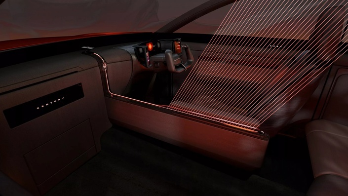 Bienvenue à bord du Century Coupé. Espérons que les lasers entre le conducteur et le passager ne soient pas aussi létaux que ceux de la Guerre des Etoiles…