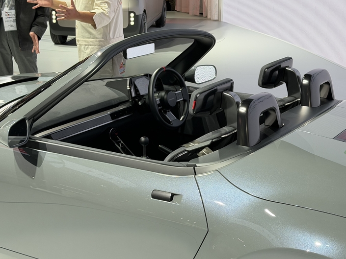 Il s’agit d’une propulsion (contrairement à la première Copen qu’on a connu en Europe).