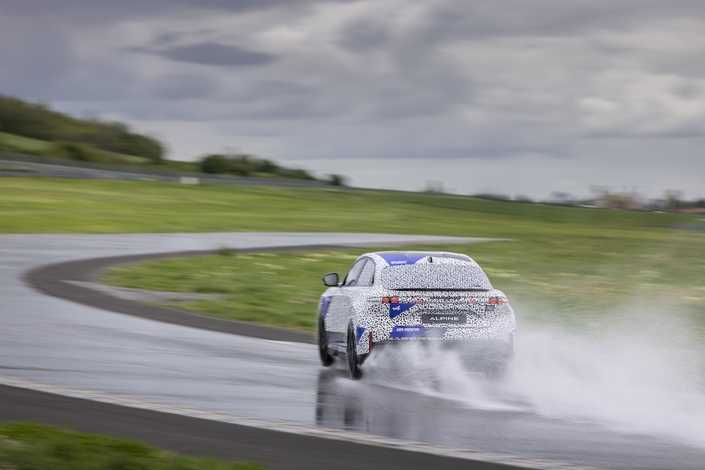 Nous avons pris en mains en avant-première l'Alpine A390