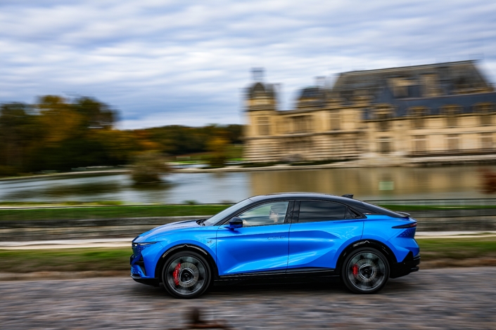 Nous avons pris en mains en avant-première l'Alpine A390
