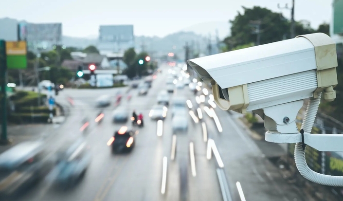 2026 : Big Brother arrive sur les routes, l’Italie ouvre la voie, la France observe