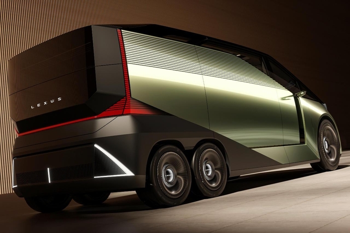 L'énorme LS Concept à six roues !