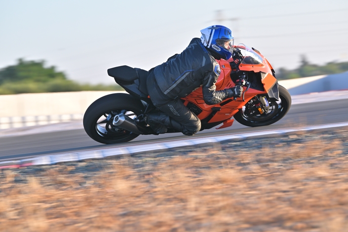 La KTM 990 RC-R est-elle la sportive newgen ?