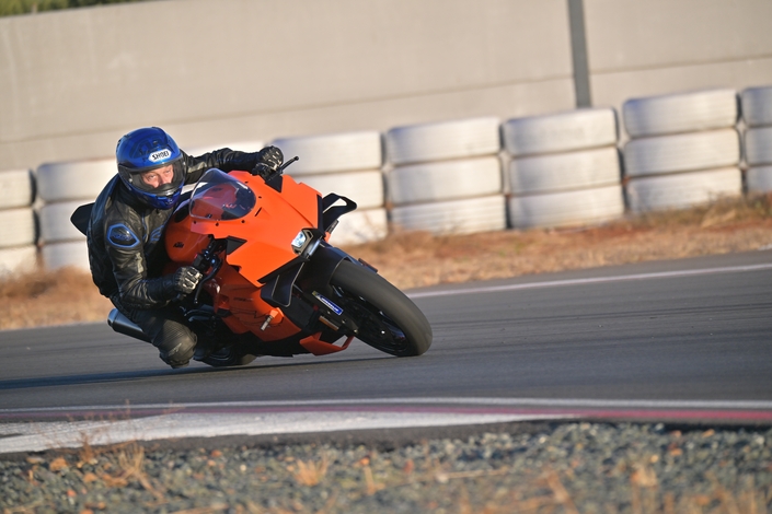 La KTM 990 RC-R est-elle la sportive newgen ?