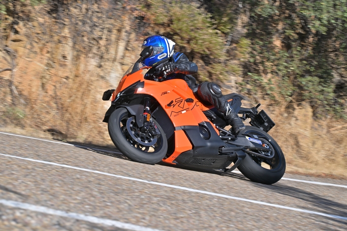 La KTM 990 RC-R est-elle la sportive newgen ?