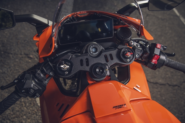La KTM 990 RC-R est-elle la sportive newgen ?