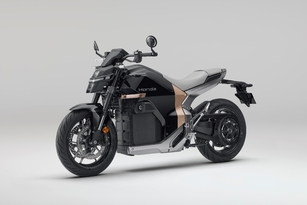 Honda entre dans une nouvelle ère avec la moto électrique WN7, compatible avec la recharge rapide CCS2