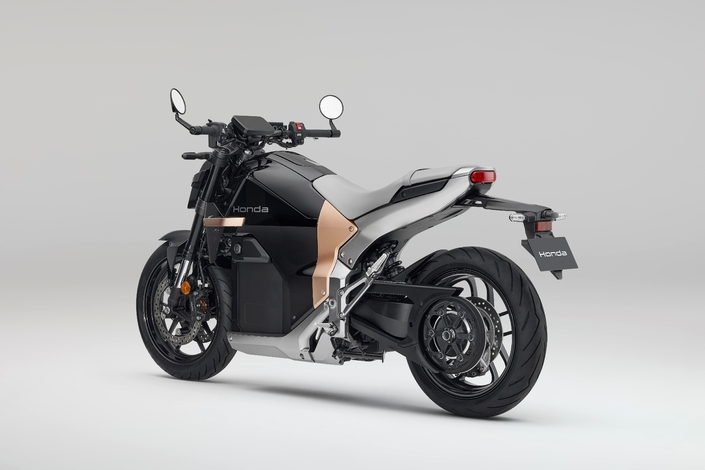 Honda entre dans une nouvelle ère avec la moto électrique WN7, compatible avec la recharge rapide CCS2