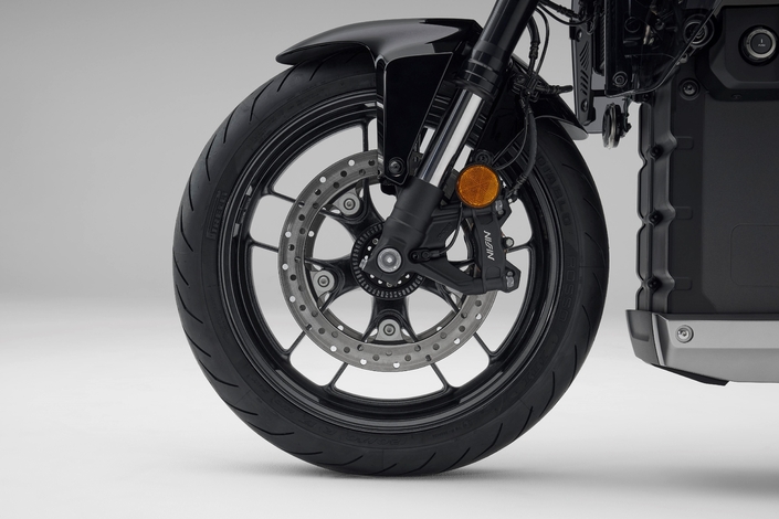 Honda entre dans une nouvelle ère avec la moto électrique WN7, compatible avec la recharge rapide CCS2