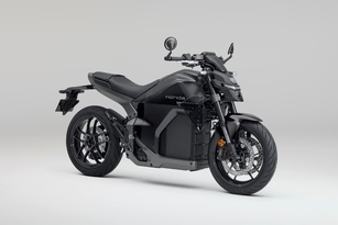 Honda entre dans une nouvelle ère avec la moto électrique WN7, compatible avec la recharge rapide CCS2