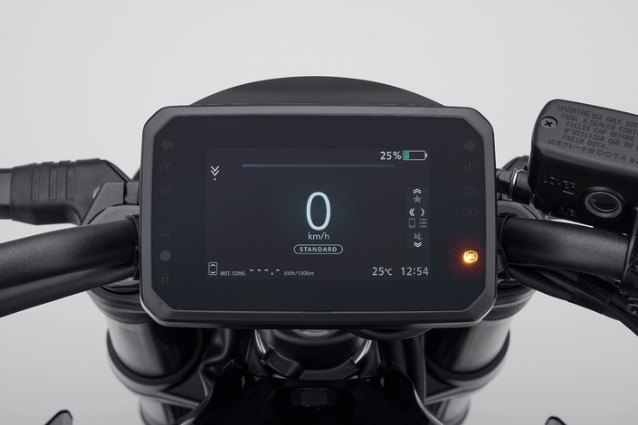 Honda entre dans une nouvelle ère avec la moto électrique WN7, compatible avec la recharge rapide CCS2