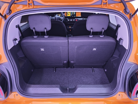 Le volume de coffre varie de 250 à 360 litres (195 à 305 litres VDA), ce qui est une bonne valeur dans la catégorie. Il y a un rangement sous le plancher.