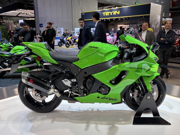 De nouveaux ailerons pour relancer la Kawasaki ZX-10R au salon de Milan