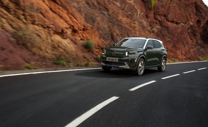 Malgré les économies réalisées sur l’insonorisation, le C3 Aircross fait preuve d’un bon niveau de confort. L’amortissement est souple et les sièges sont moelleux.