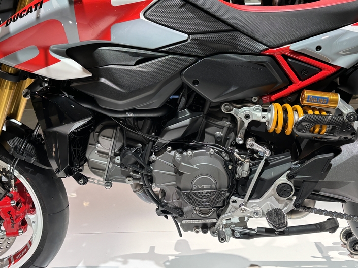 À Milan, Ducati dévoile sa nouvelle Hypermotard V2