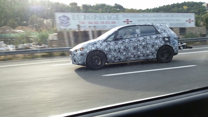 Surprise par un lecteur : la future BMW Série 2 Active Tourer hybride