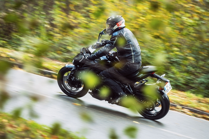La Kawasaki Z1100 passe aux aides !