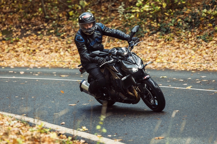 La Kawasaki Z1100 passe aux aides !