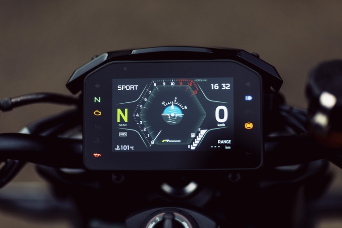 La Kawasaki Z1100 passe aux aides !