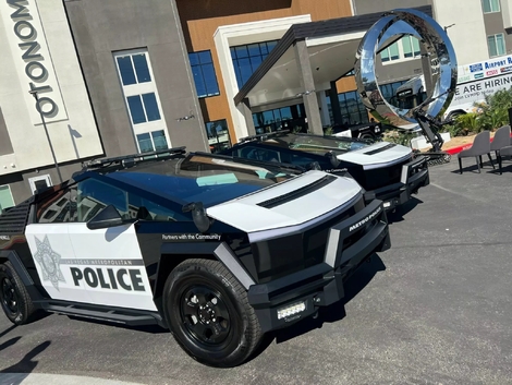 Un milliardaire donne 10 Cybertruck à la police de Las Vegas