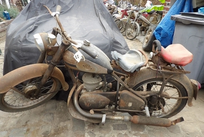 Peugeot 125 cm3 1957 (lot n° 124)