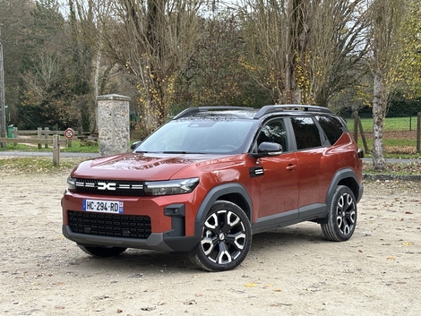 Mis à part le bouclier, la partie avant du Bigster ressemble beaucoup à celle du Duster.