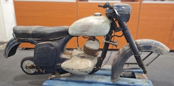 Jawa 350 cm3 (lot n° 129)